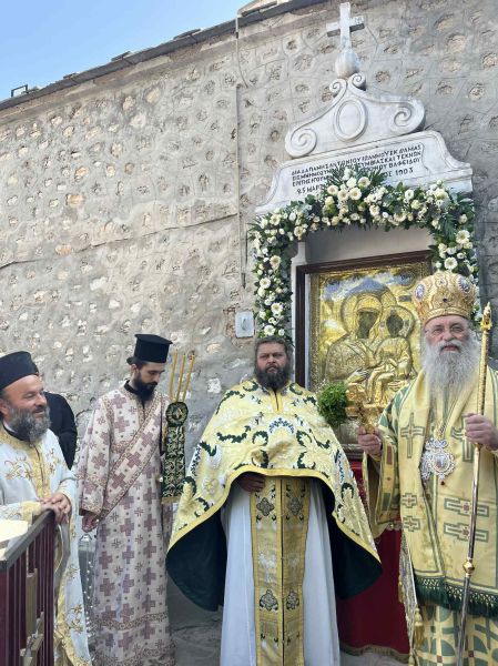 Η Ύψωση του Τιμίου Σταυρού στην Ιερά Μονή Εικοσιφοινίσσης